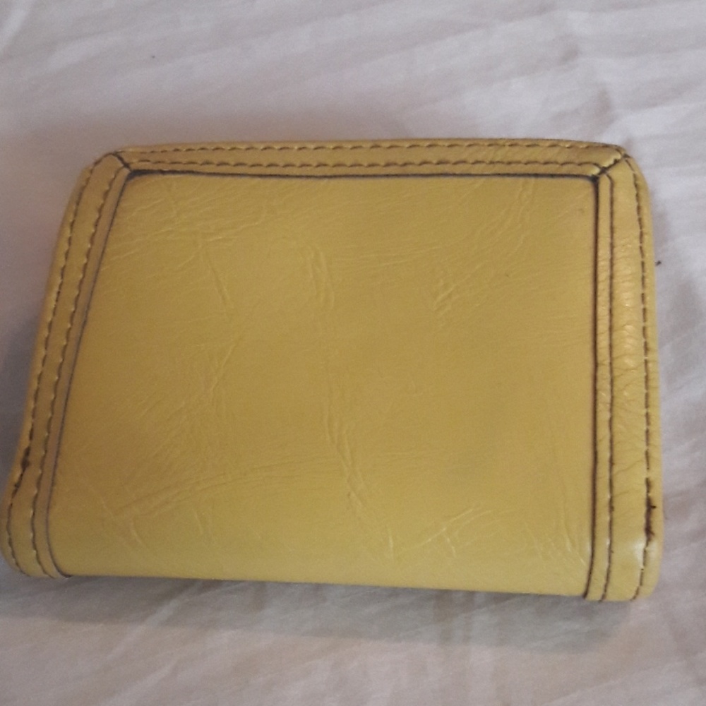 Sm. Wallet - Picture 2 of 4